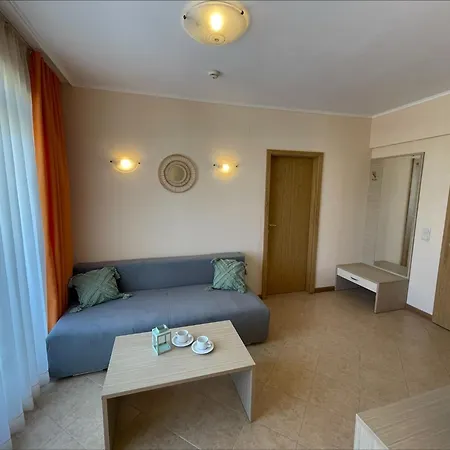 менада роял сън