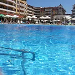 Menada Royal Sun شقة