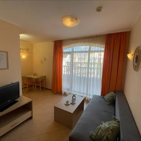 Menada Royal Sun Apartment *